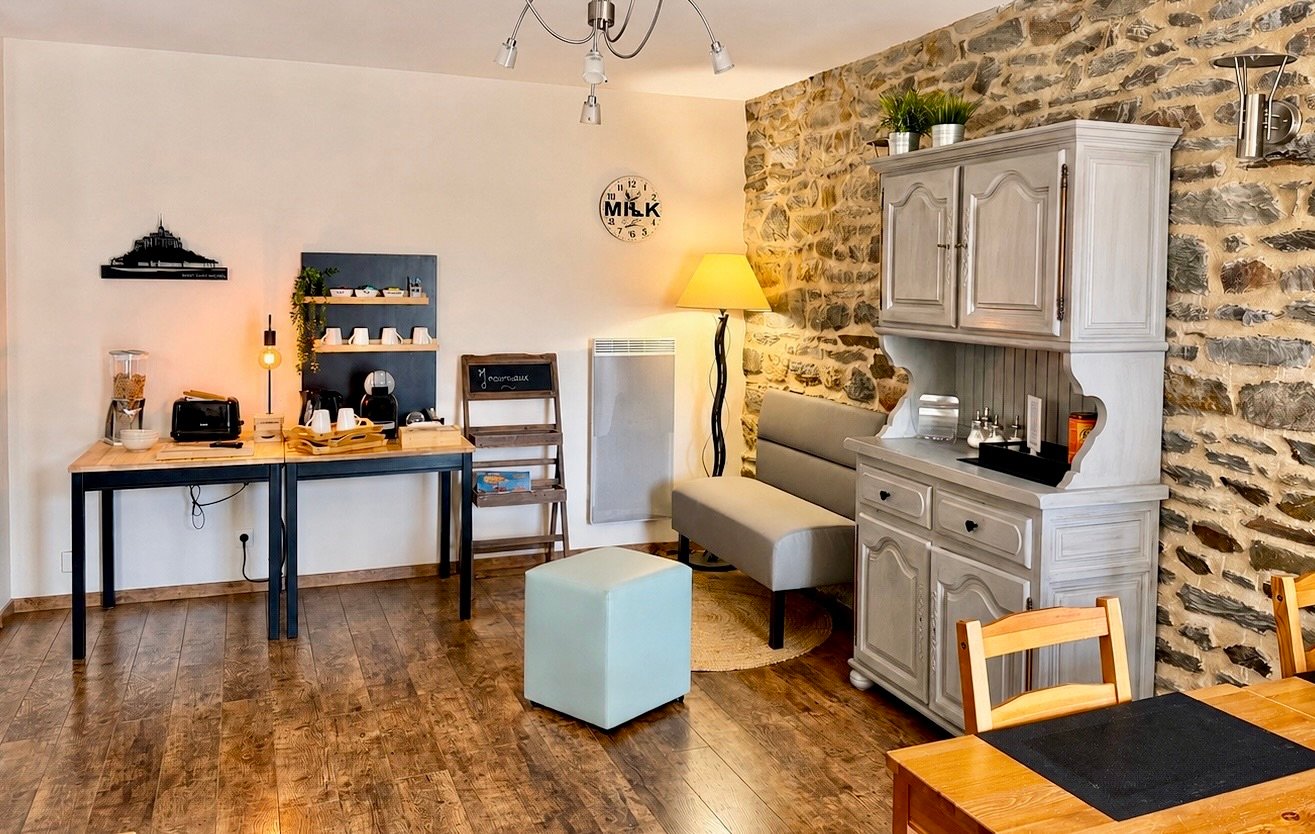 salle des petits-déjeuners situé juste en-dessous des chambres